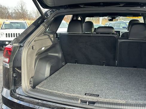 Used 2025 Volkswagen Atlas Cross Sport SEL Premium R-Line image 35