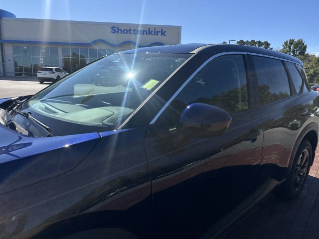 Used 2026 Nissan Rogue SV FWD image 11