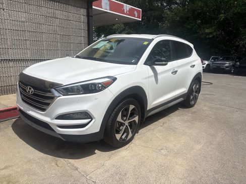 Used 2017 Hyundai Tucson Limited w/ Cargo Package FWD image 2