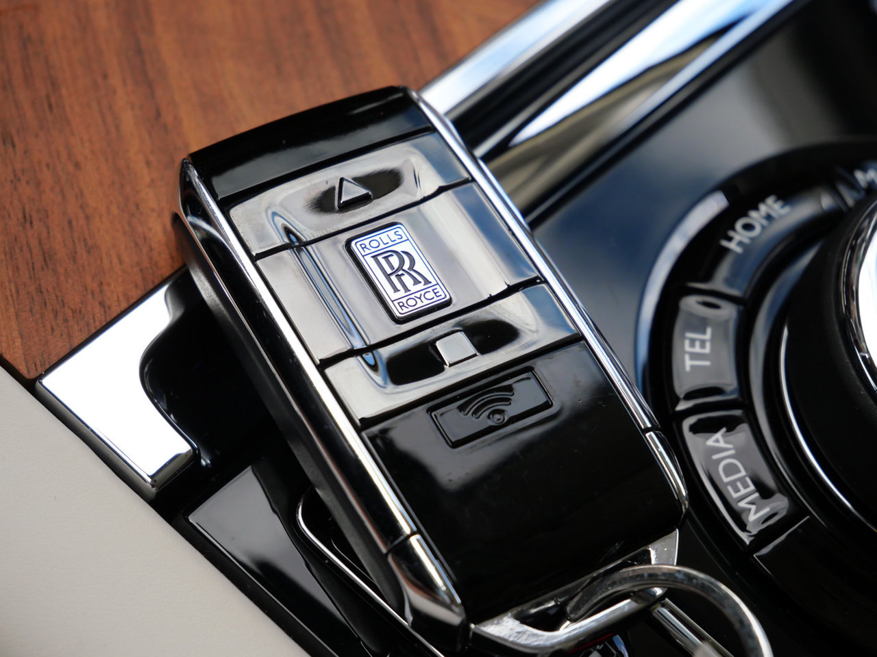 Used 2025 Rolls-Royce Cullinan AWD/4WD image 34