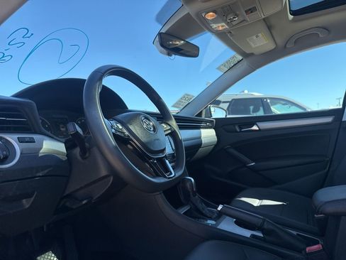 Used 2021 Volkswagen Passat 2.0T SE image 33