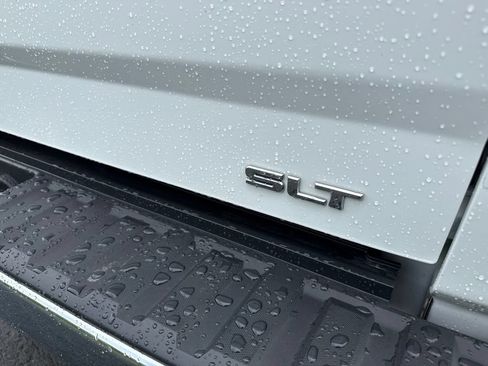 Used 2018 GMC Sierra 1500 SLT AWD/4WD image 18