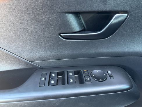 Used 2025 Hyundai Kona SEL image 10