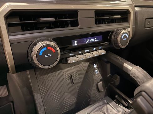 Used 2026 Toyota Tacoma TRD Off-Road AWD/4WD image 25