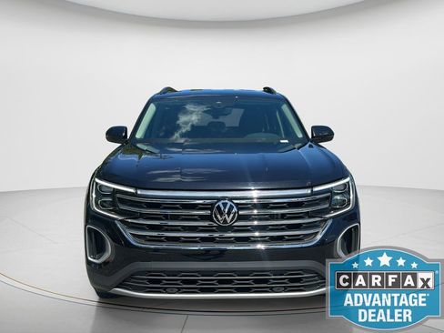 Used 2025 Volkswagen Atlas SE image 2