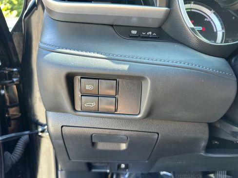 Used 2022 Toyota Highlander XLE AWD/4WD image 30