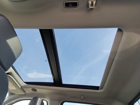 New 2026 Ford F250 Lariat w/ Black Appearance Package image 9