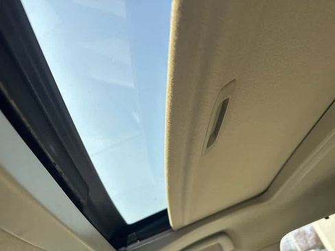 Used 2012 Toyota Sienna XLE image 19