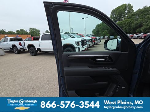 New 2026 Chevrolet Tahoe Premier w/ Sun And Tow Package AWD/4WD image 12