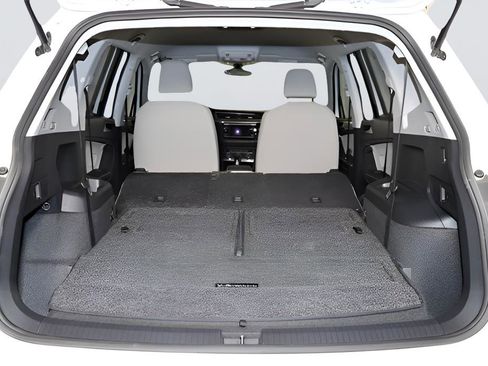 Used 2023 Volkswagen Tiguan S image 12