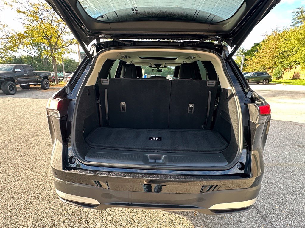 Used 2026 INFINITI QX60 Luxe w/ Cargo Package FWD image 13