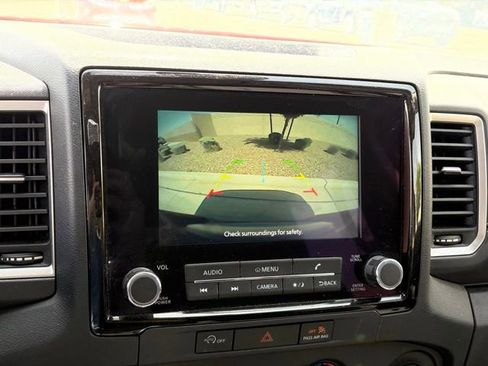 Used 2024 Nissan Frontier SV image 20