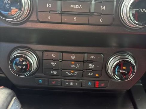 Used 2020 Ford F150 Lariat w/ Equipment Group 502A Luxury AWD/4WD image 21