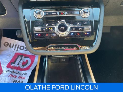 Used 2020 Lincoln Corsair Reserve w/ Equipment Group 201A image 15