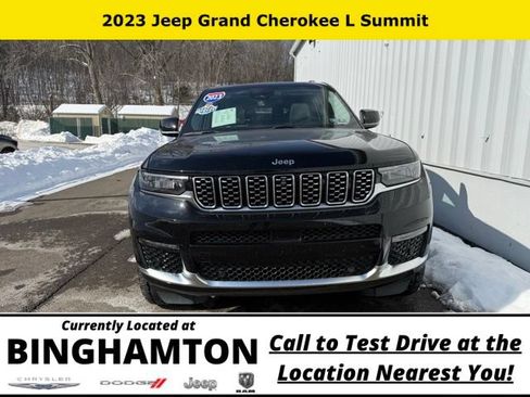 Used 2023 Jeep Grand Cherokee L Summit AWD/4WD image 3