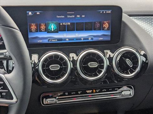 New 2025 Mercedes-Benz GLA 250 image 11