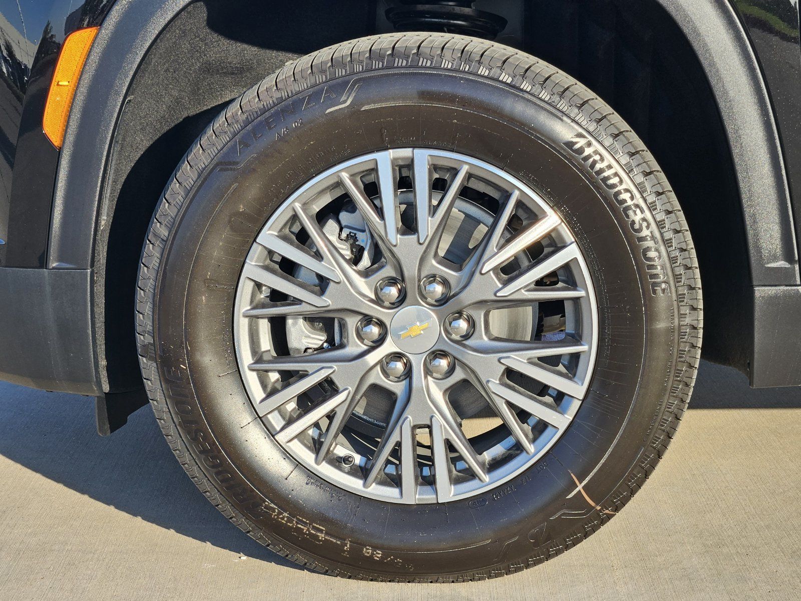 New 2027 Chevrolet Traverse LT FWD image 12