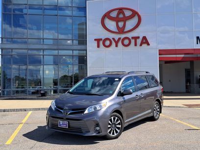 Used 2020 Toyota Sienna XLE w/ Carpet Mat Package