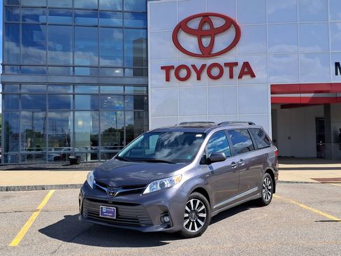 Used 2020 Toyota Sienna XLE w/ Carpet Mat Package AWD/4WD image 1