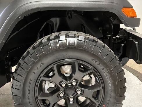 Certified 2022 Jeep Wrangler Unlimited Sport AWD/4WD image 9
