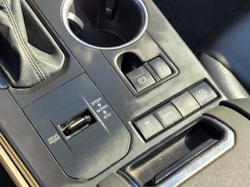 Used 2021 Toyota Highlander XLE image 27