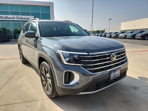 New 2026 Volkswagen Atlas SE FWD image 1