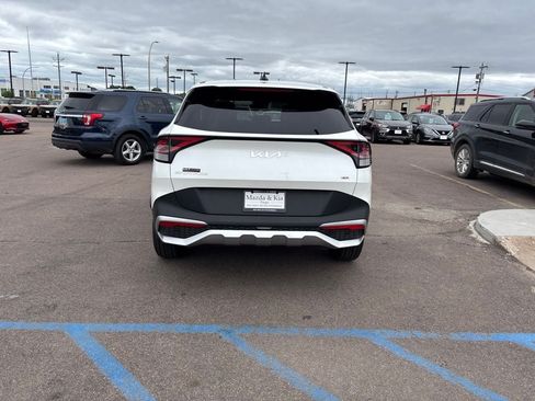 Used 2023 Kia Sportage LX AWD/4WD image 6