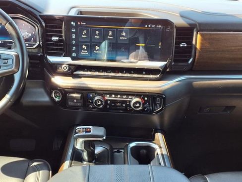 Used 2023 Chevrolet Silverado 1500 High Country w/ Technology Package AWD/4WD image 8