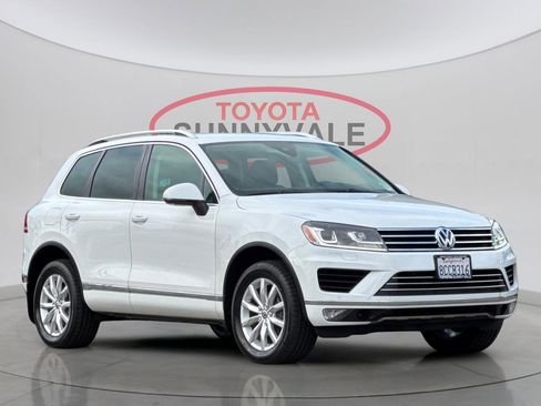 Used 2016 Volkswagen Touareg VR6 image 10