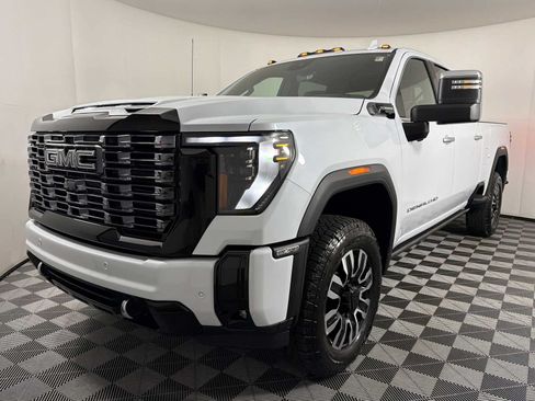 New 2026 GMC Sierra 2500 Denali Ultimate AWD/4WD image 3