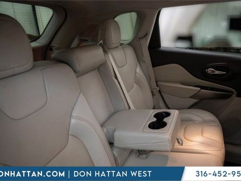 Used 2021 Jeep Cherokee Latitude Lux w/ Comfort/Convenience Group image 31