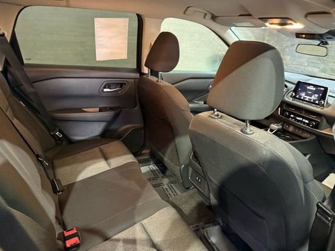 Certified 2025 Nissan Rogue SV image 32
