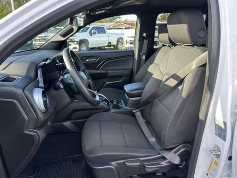 Used 2024 Chevrolet Colorado LT image 14