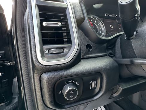 Used 2021 RAM 1500 Big Horn AWD/4WD image 11
