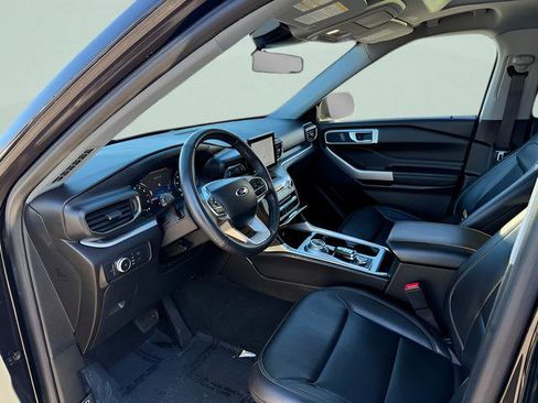 Certified 2022 Ford Explorer XLT w/ Equipment Group 202A AWD/4WD image 3