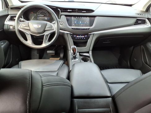 Used 2018 Cadillac XT5 Luxury w/ Driver Awareness Package AWD/4WD image 11