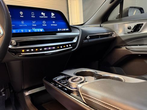 Certified 2024 Cadillac Lyriq Tech RWD image 28