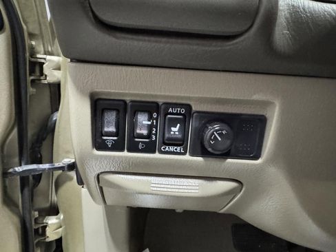 Used 2002 INFINITI QX4 Luxury image 24