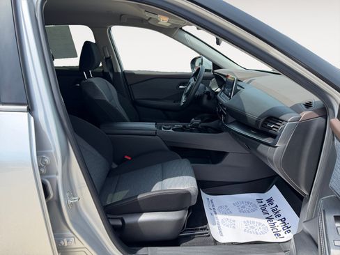Used 2023 Nissan Rogue SV AWD/4WD image 15