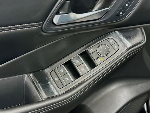 Used 2023 Nissan Rogue SL AWD/4WD image 15