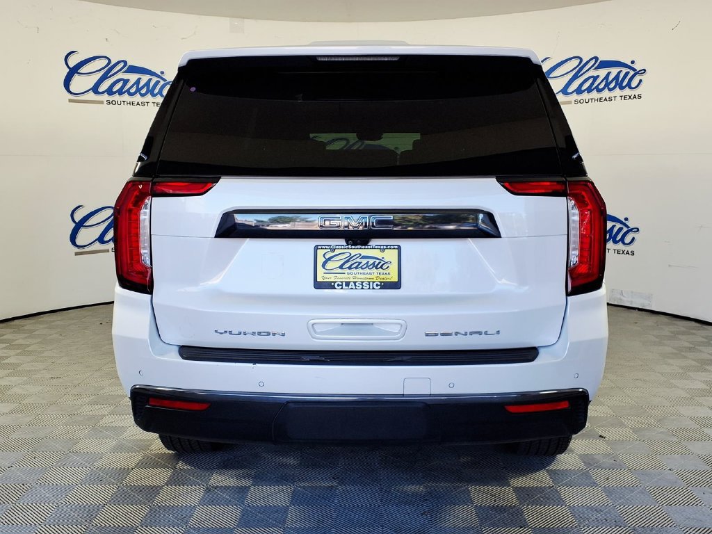 Used 2023 GMC Yukon XL Denali Ultimate AWD/4WD image 4