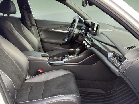 Certified 2025 Acura Integra A-Spec image 11