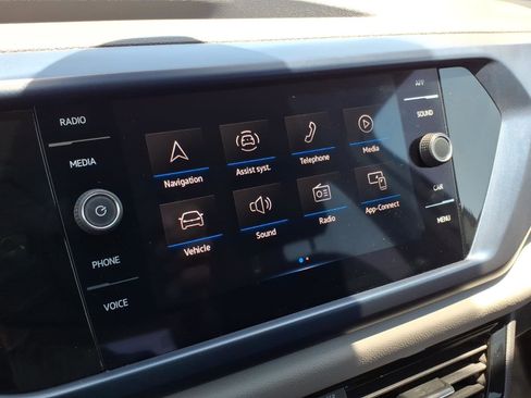 Certified 2023 Volkswagen Taos SE FWD image 26