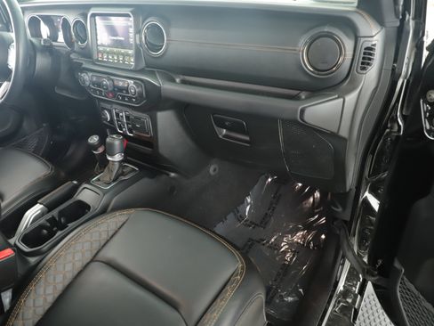 Used 2021 Jeep Wrangler Unlimited Sahara image 18