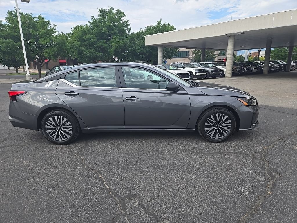 New 2026 Nissan Altima 2.5 SV AWD/4WD image 4