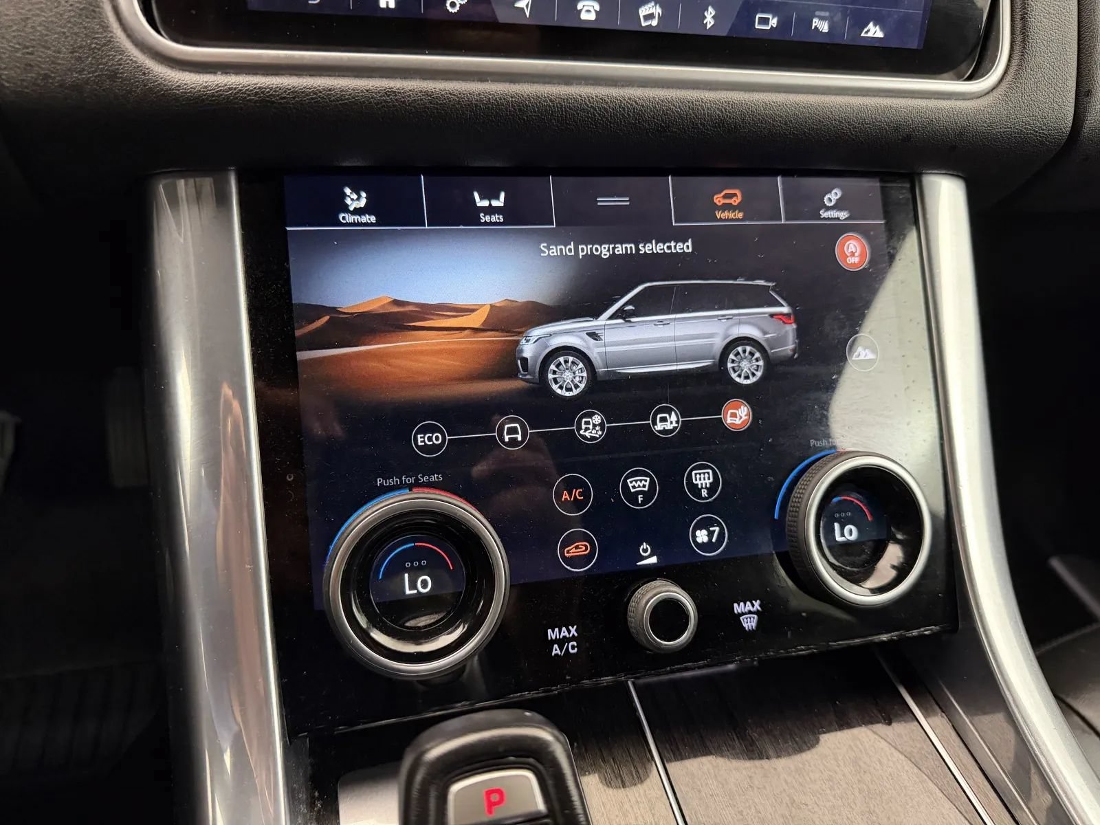 Used 2019 Land Rover Range Rover Sport HSE AWD/4WD image 32
