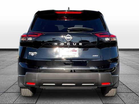 Certified 2026 Nissan Rogue SV w/ Cold Weather Package AWD/4WD image 6