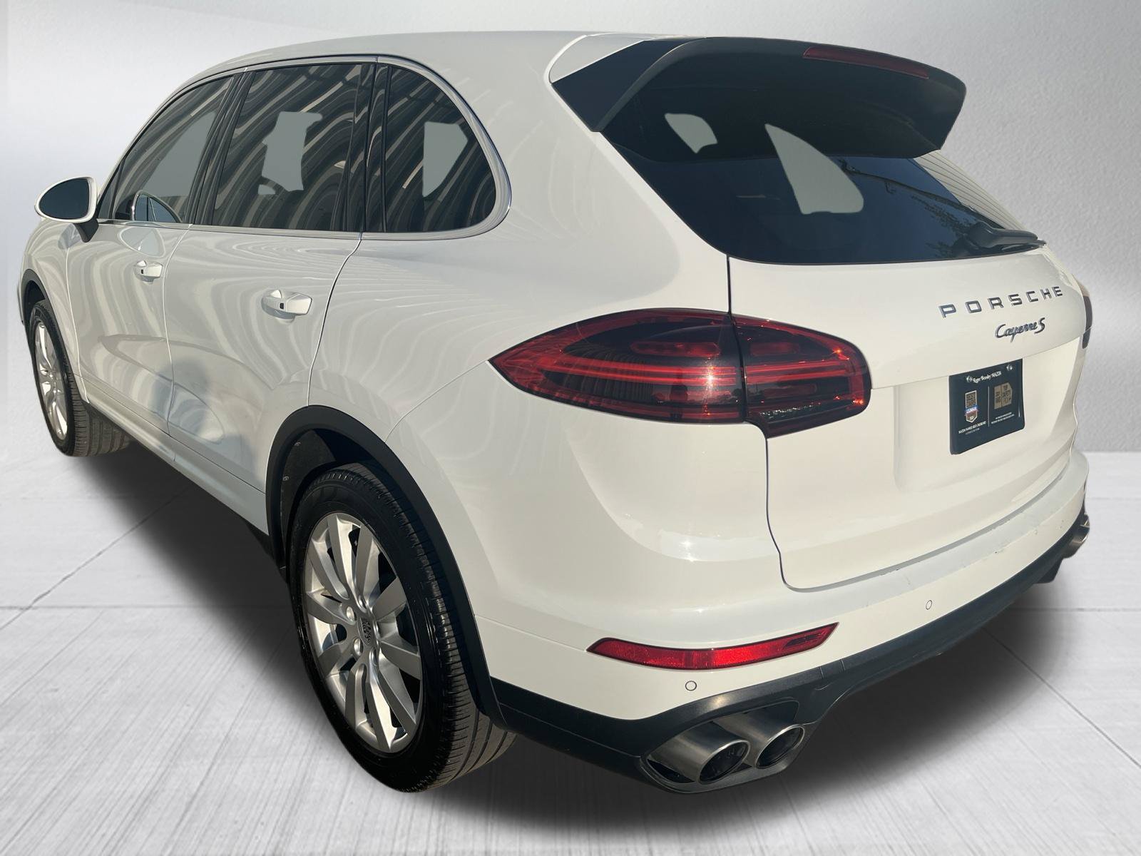 Used 2017 Porsche Cayenne S AWD/4WD image 6