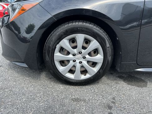 Used 2022 Toyota Corolla LE FWD image 12