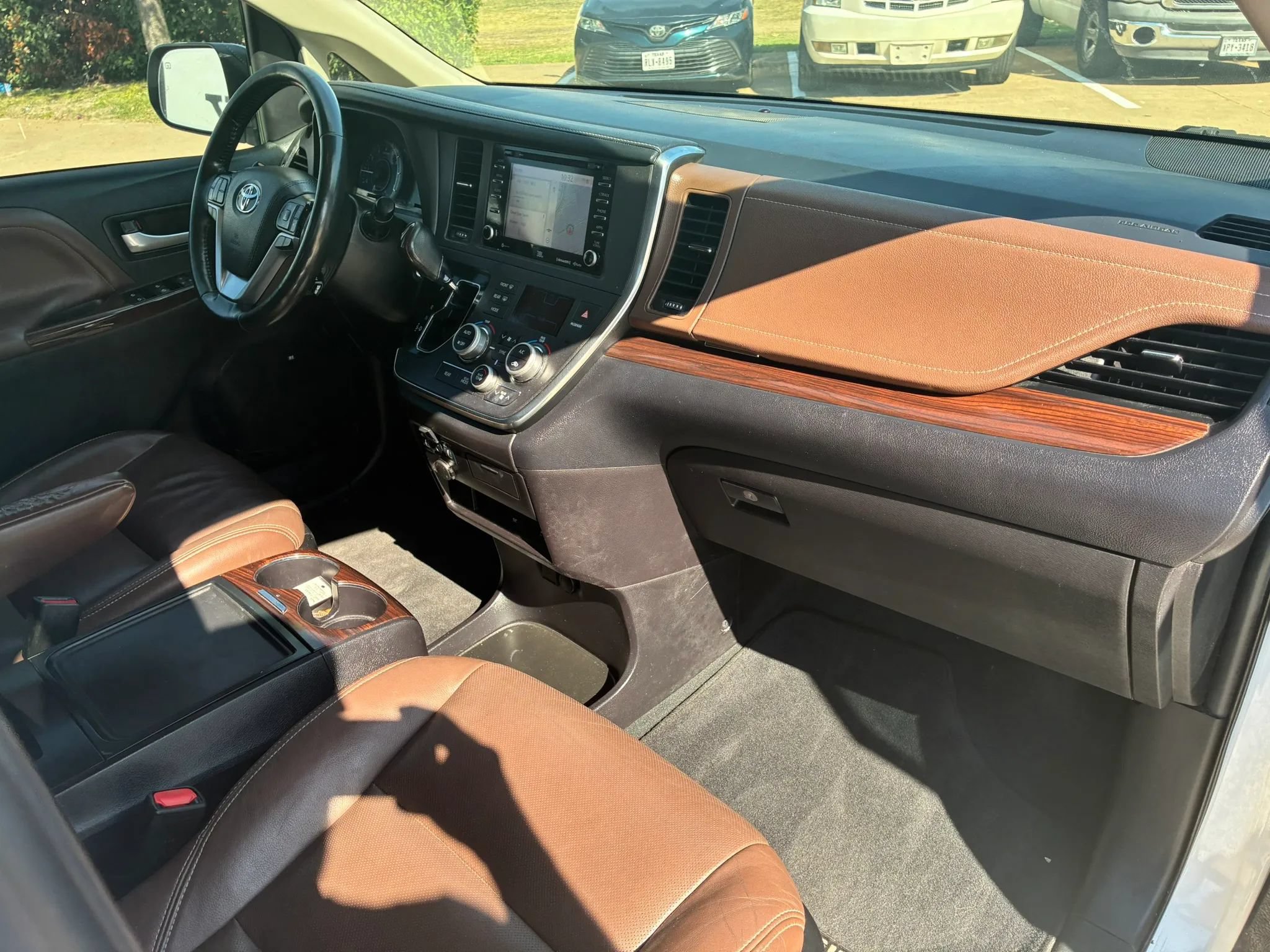 Used 2019 Toyota Sienna Limited Premium FWD image 24